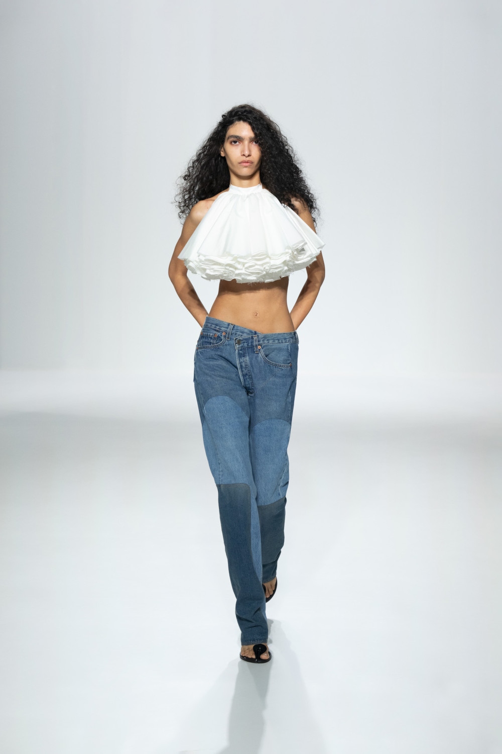 Jean Paul Gaultier SS27 o cómo cambiar la ropa convencional