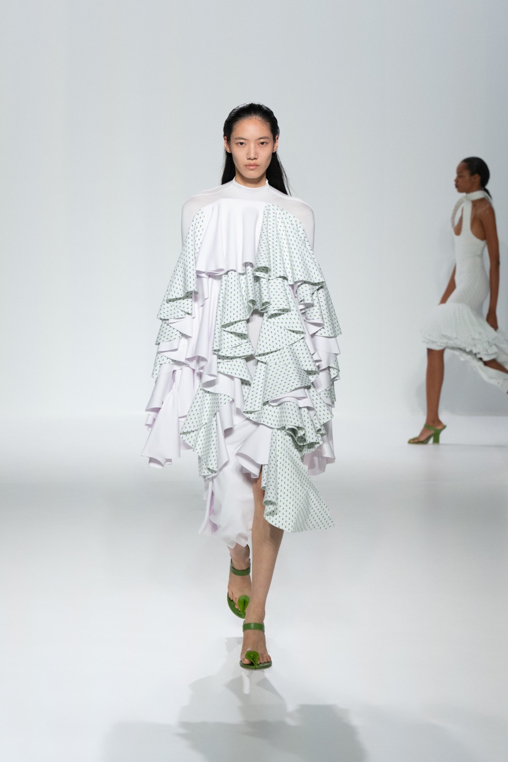 Jean Paul Gaultier SS27 o cómo cambiar la ropa convencional