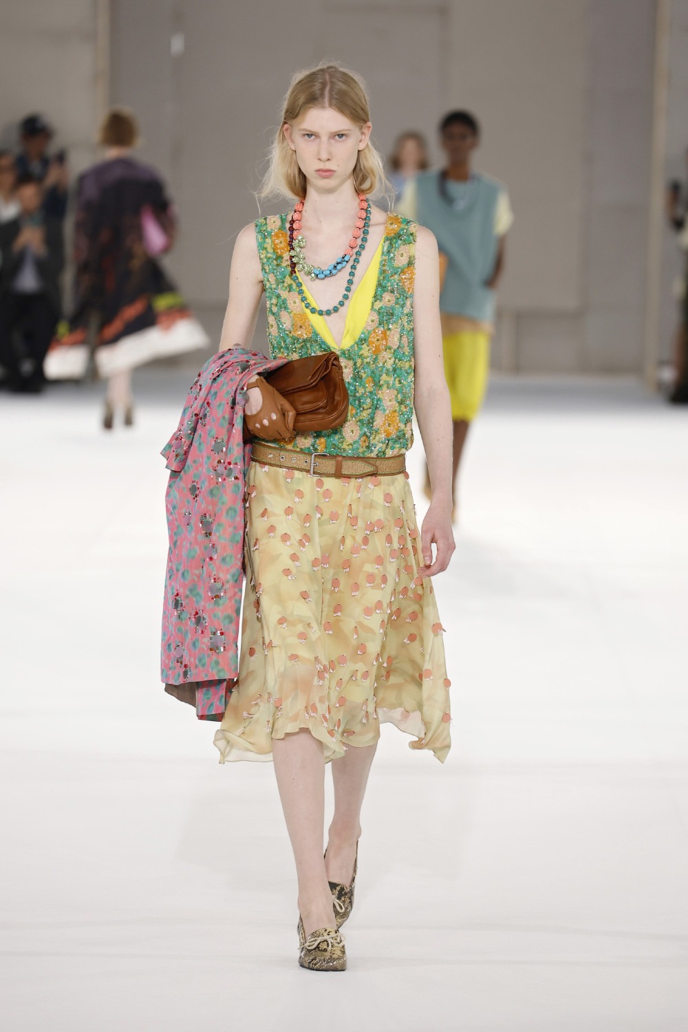 Dries Van Noten SS27: no es New Look, es New Glamour