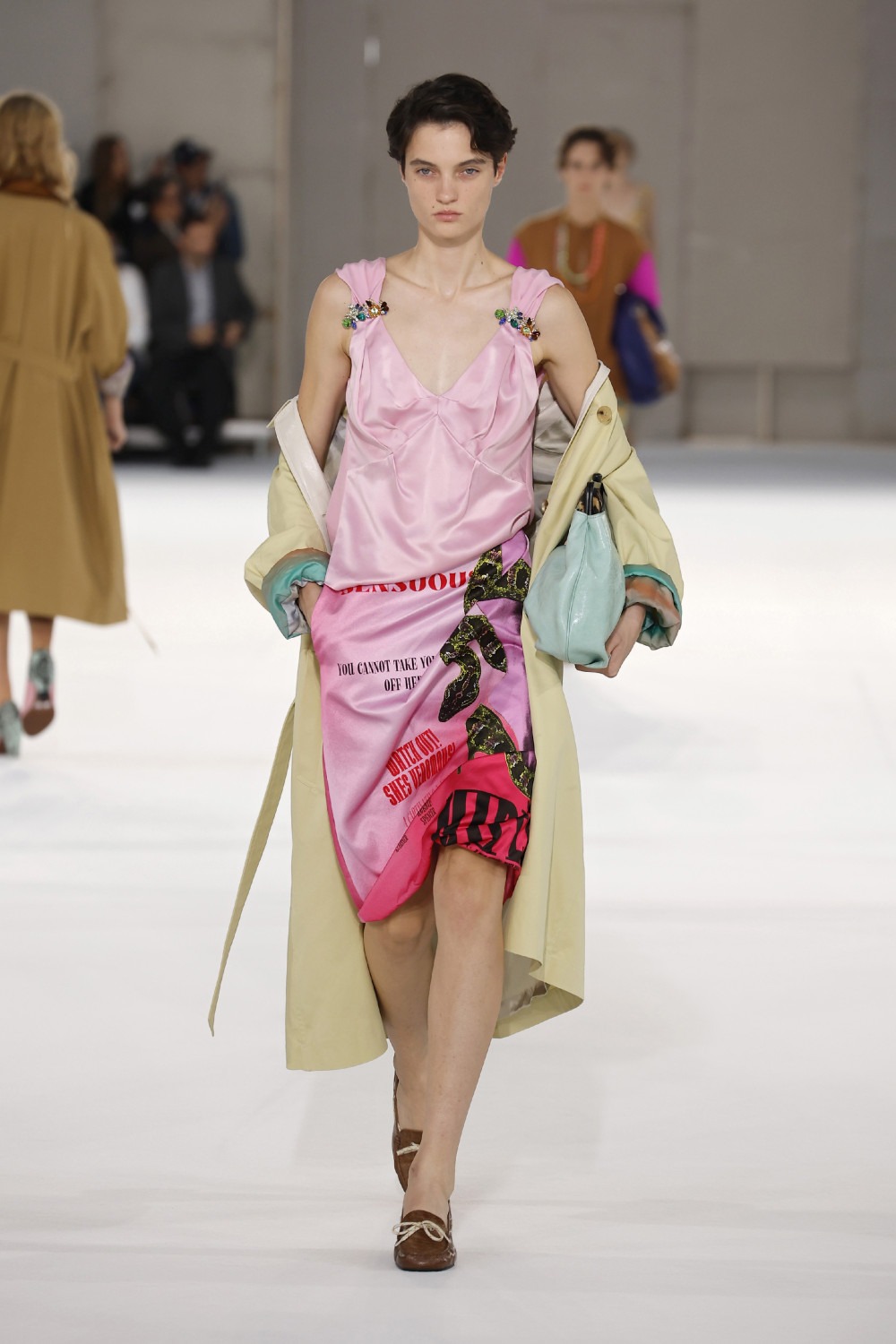 Dries Van Noten SS27: no es New Look, es New Glamour