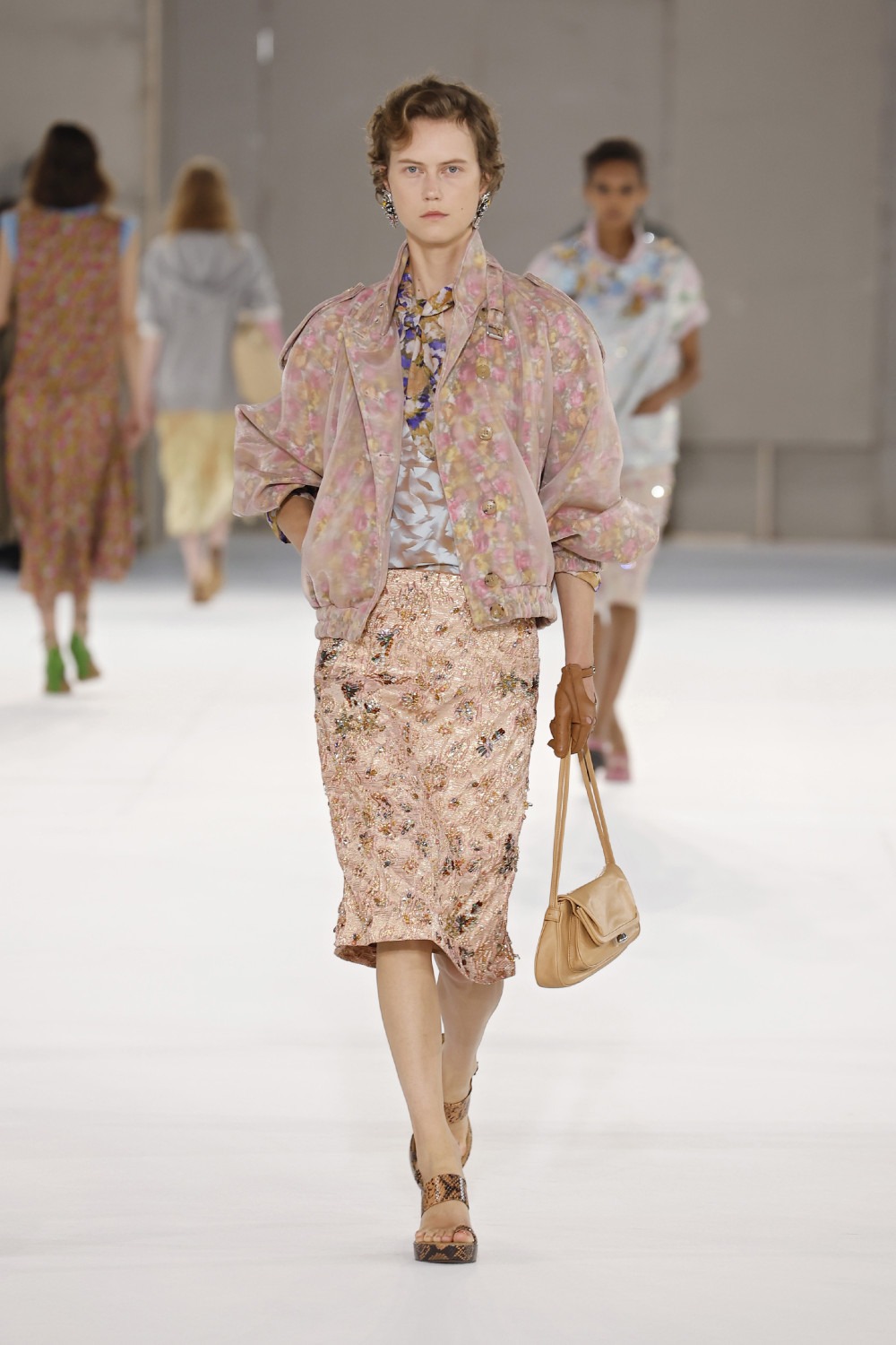 Dries Van Noten SS27: no es New Look, es New Glamour