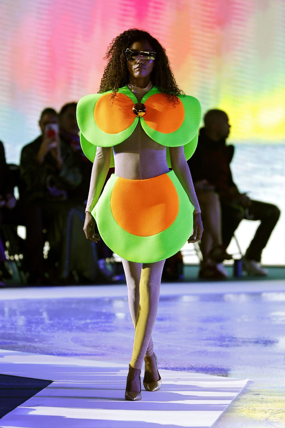 Pierre Cardin SS27: la nostalgia nunca fue tan futurista