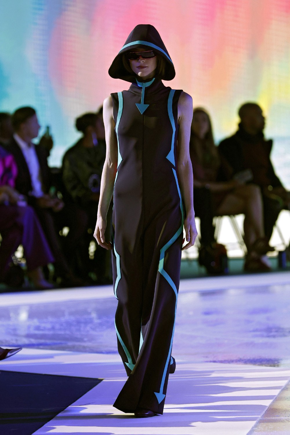 Pierre Cardin SS27: la nostalgia nunca fue tan futurista