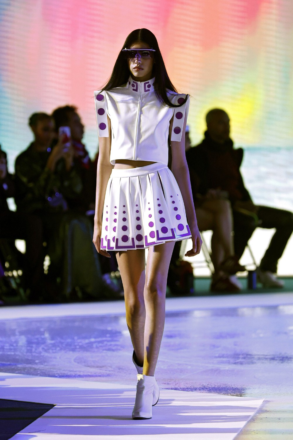Pierre Cardin SS27: la nostalgia nunca fue tan futurista