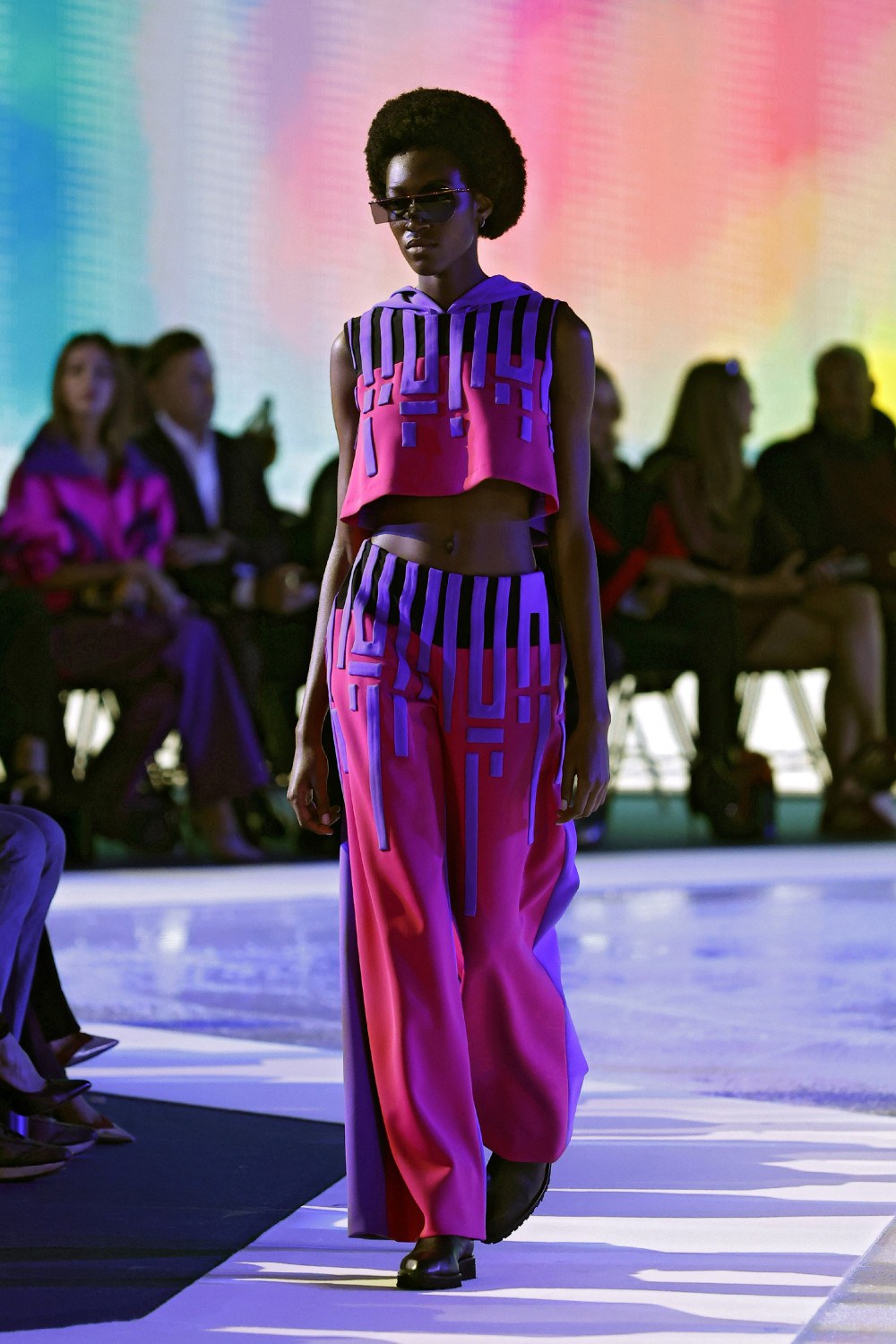 Pierre Cardin SS27: la nostalgia nunca fue tan futurista