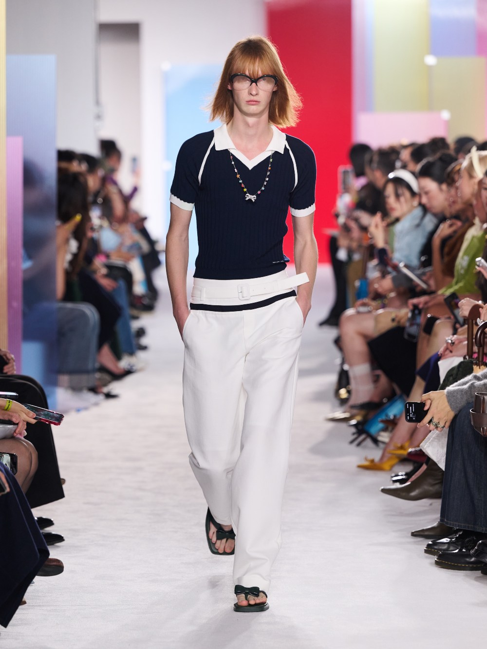 Shushu/Tong SS27: traduce la melancolía en looks setenteros