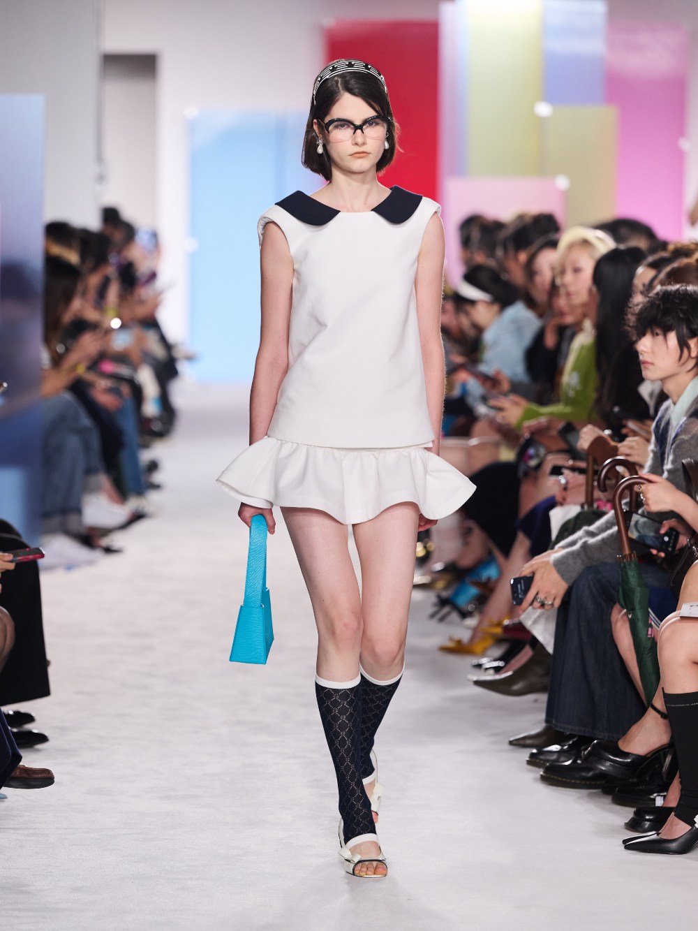 Shushu/Tong SS27: traduce la melancolía en looks setenteros