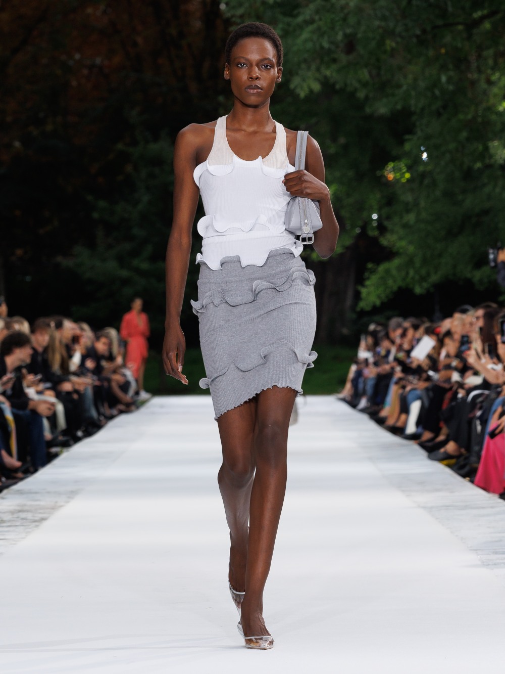 Stella McCartney SS27: cuando el activismo se vuelve moda