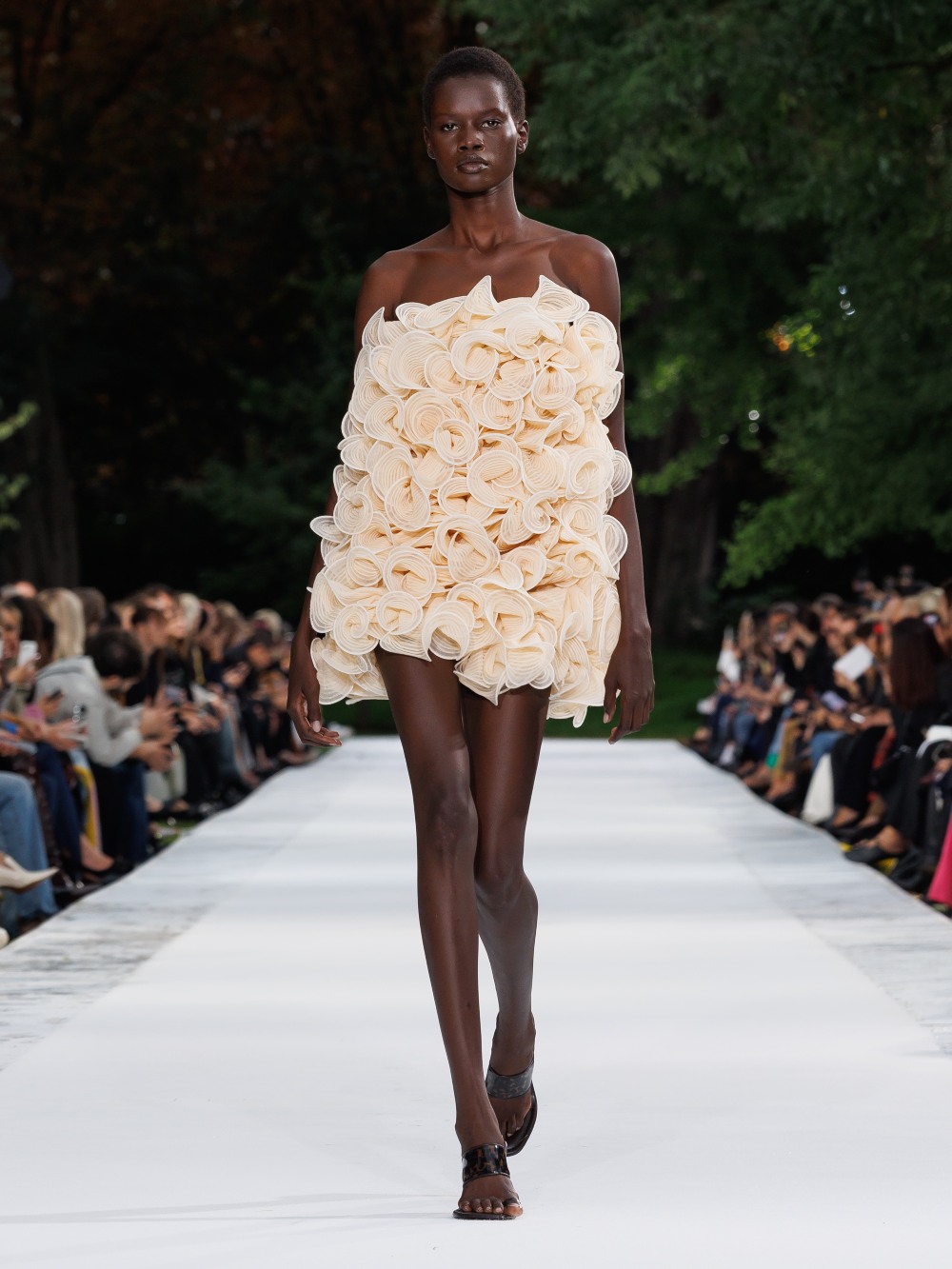 Stella McCartney SS27: cuando el activismo se vuelve moda