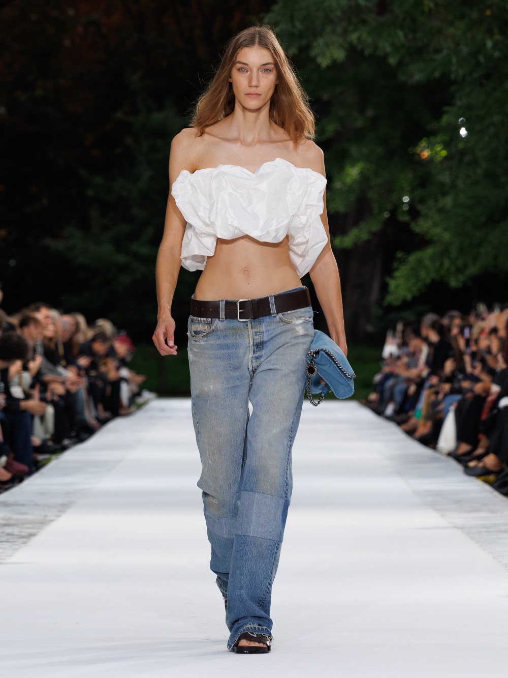 Stella McCartney SS27: cuando el activismo se vuelve moda