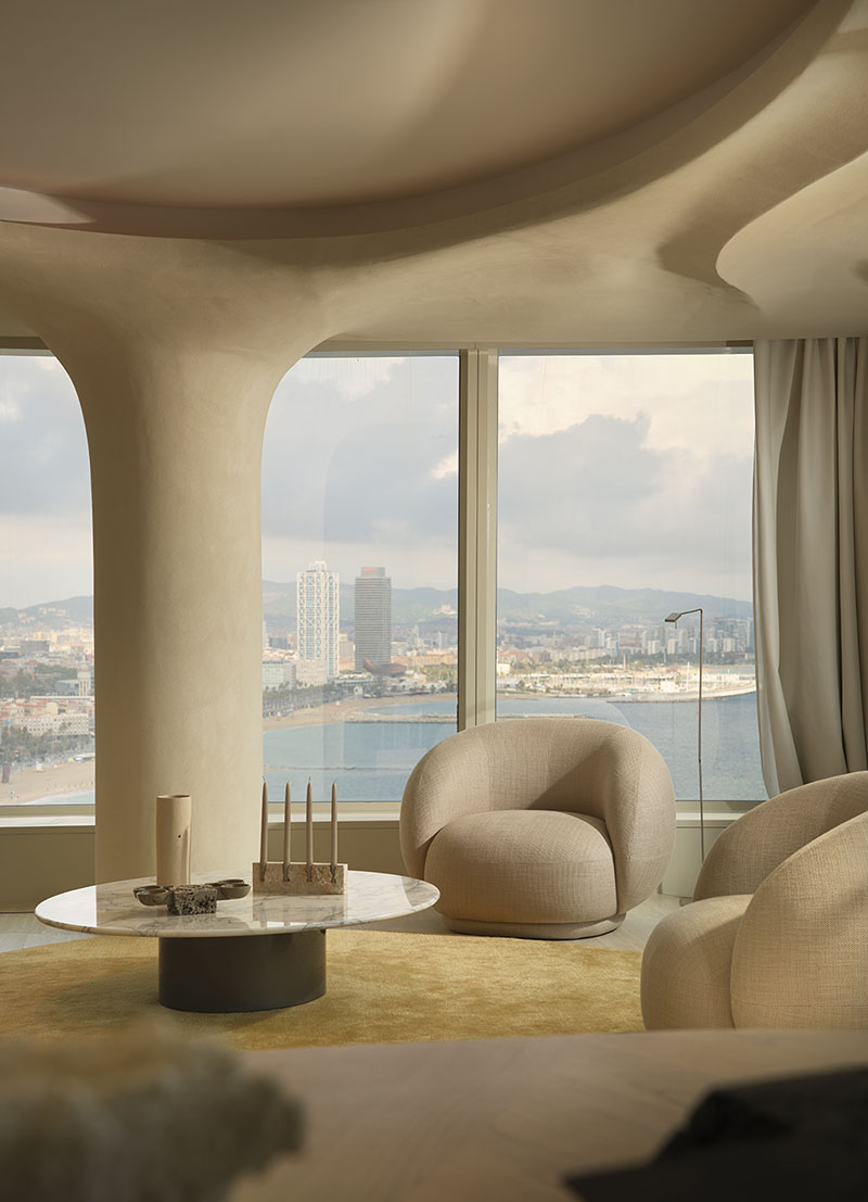Onada: External Reference curva el Hotel W Barcelona
