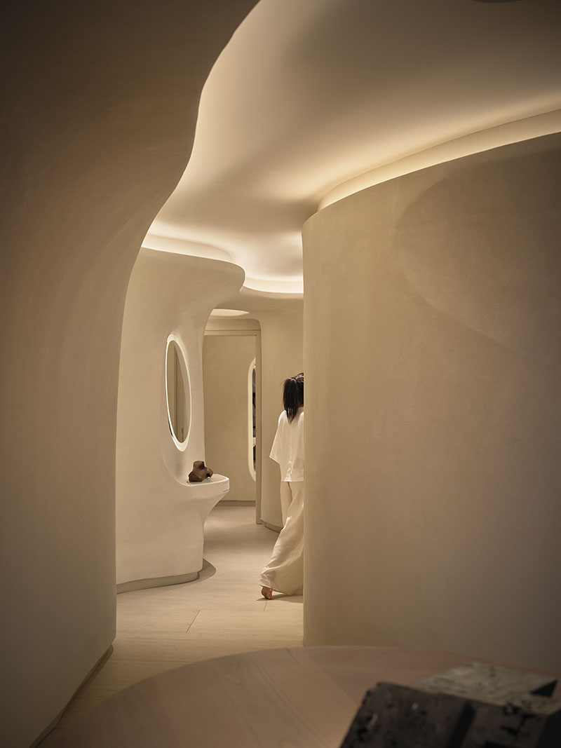 Onada: External Reference curva el Hotel W Barcelona