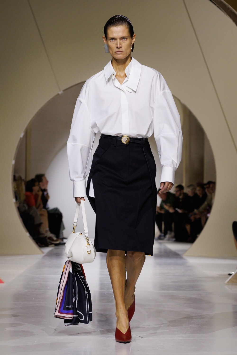 Givenchy y su armario a modo de respuesta sin rodeos