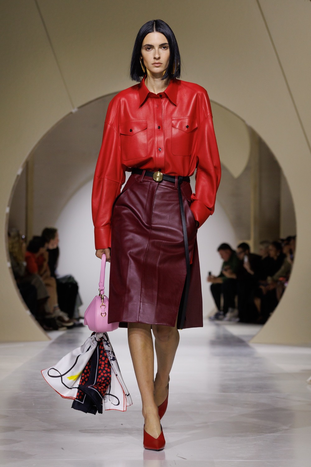 Givenchy y su armario a modo de respuesta sin rodeos
