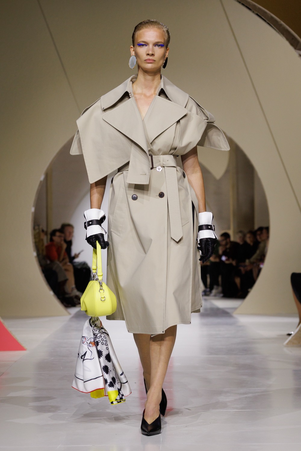 Givenchy y su armario a modo de respuesta sin rodeos