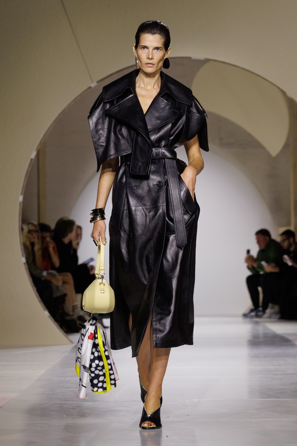 Givenchy y su armario a modo de respuesta sin rodeos