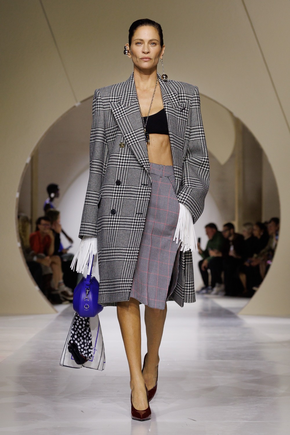 Givenchy y su armario a modo de respuesta sin rodeos