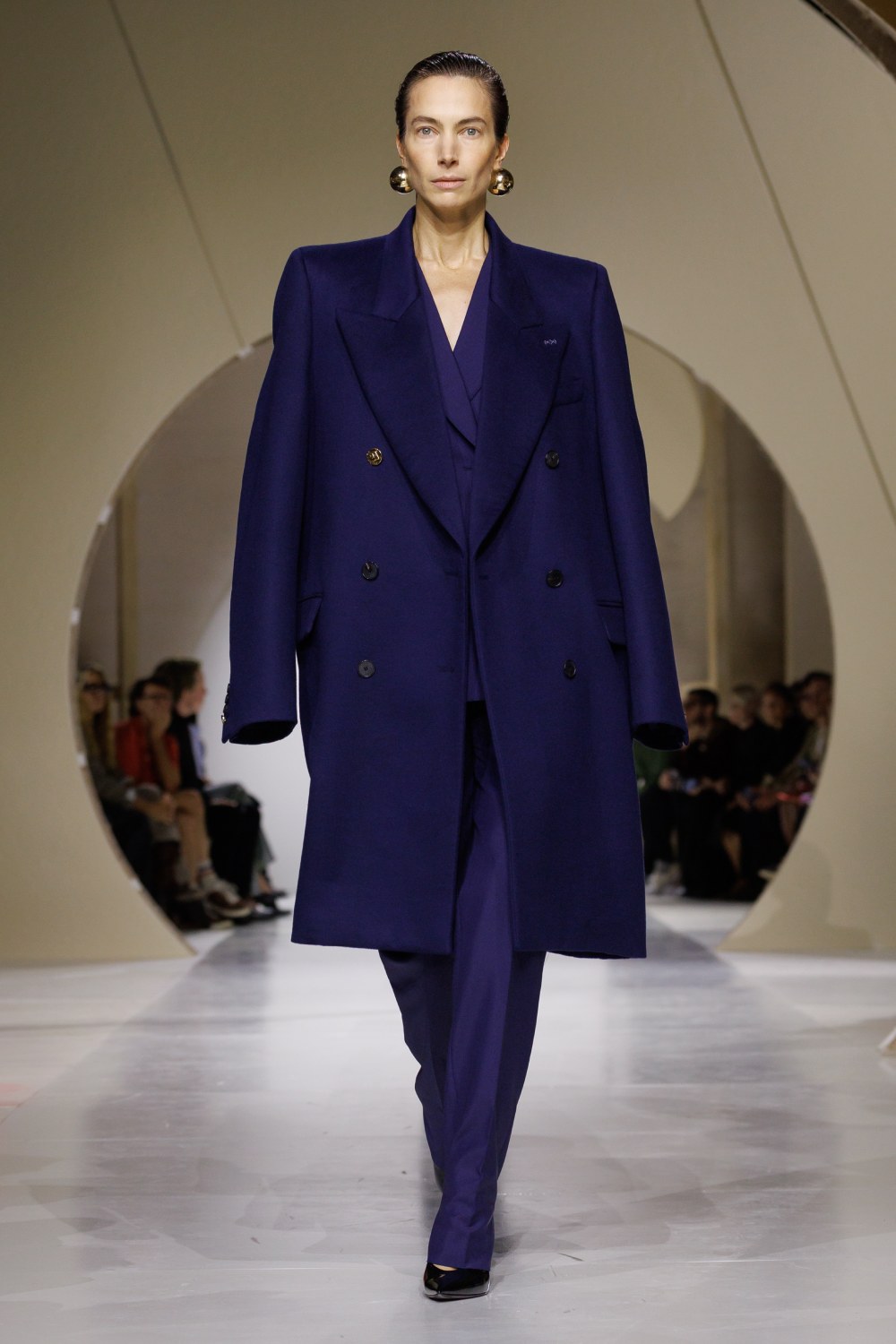 Givenchy y su armario a modo de respuesta sin rodeos
