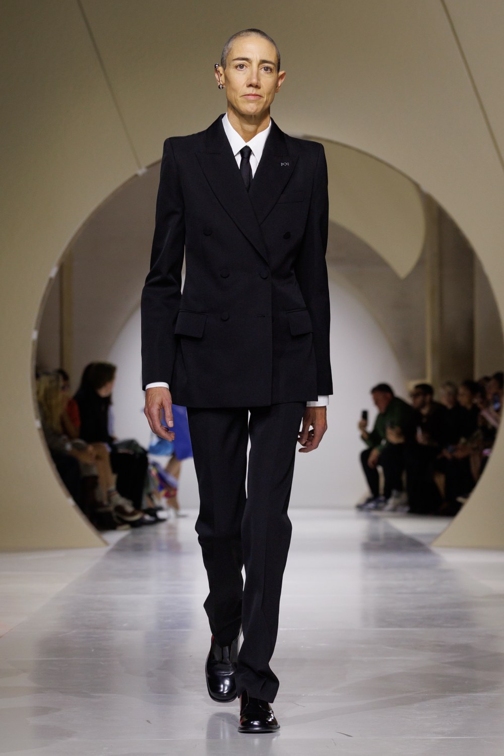 Givenchy y su armario a modo de respuesta sin rodeos