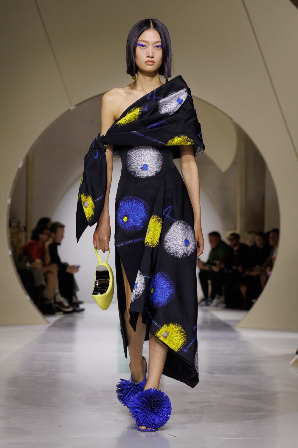 Givenchy y su armario a modo de respuesta sin rodeos