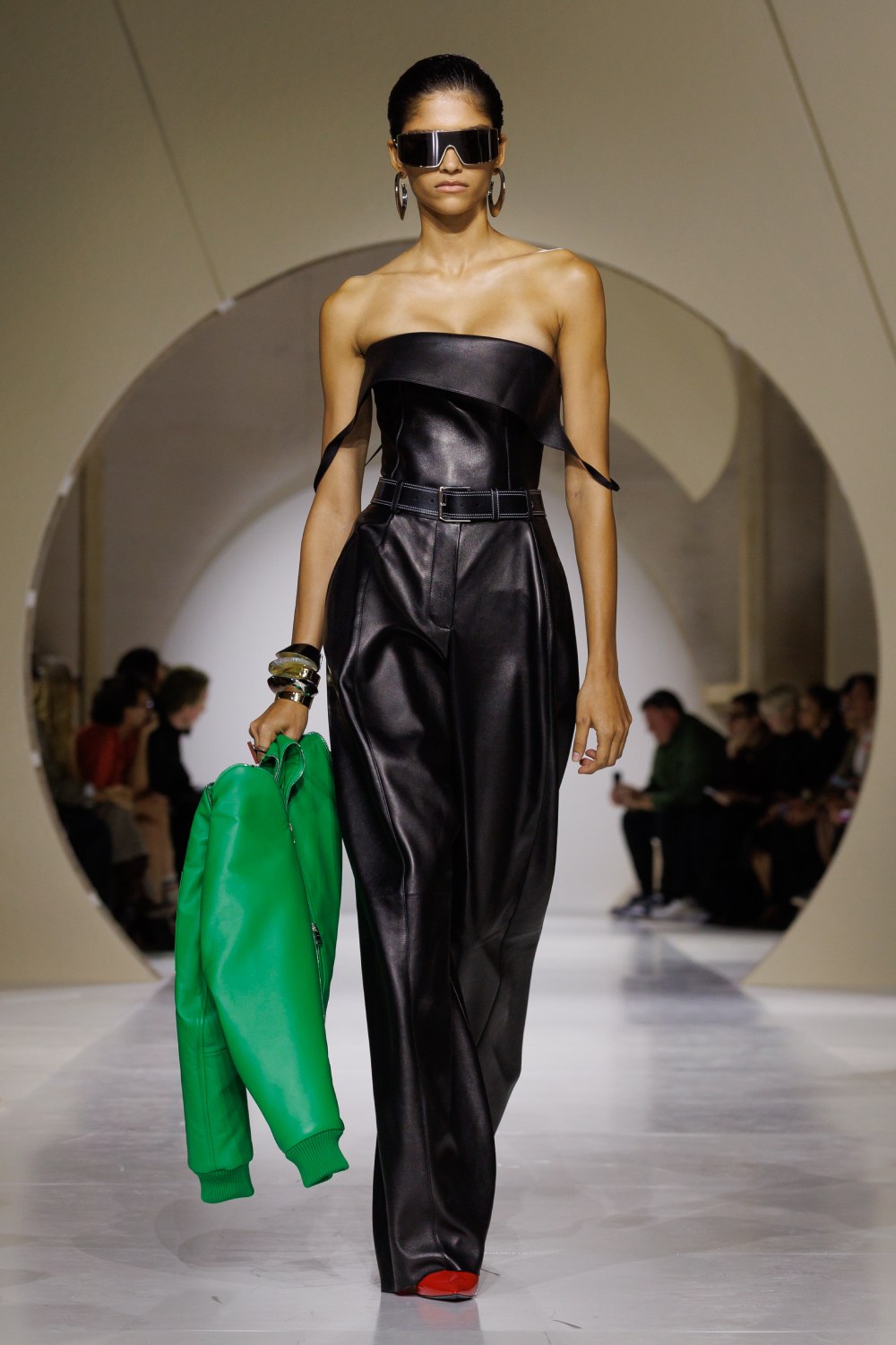 Givenchy y su armario a modo de respuesta sin rodeos