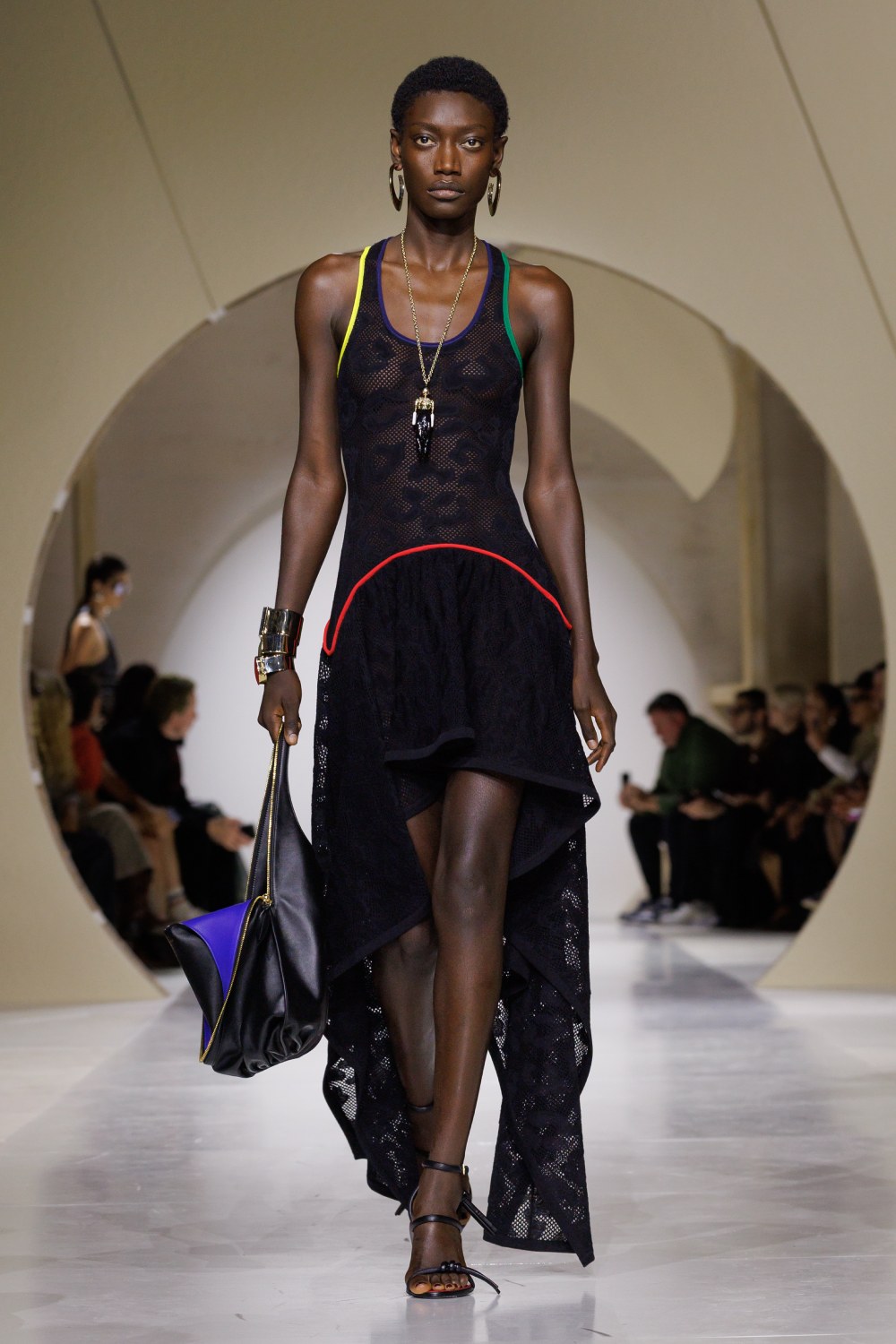 Givenchy y su armario a modo de respuesta sin rodeos