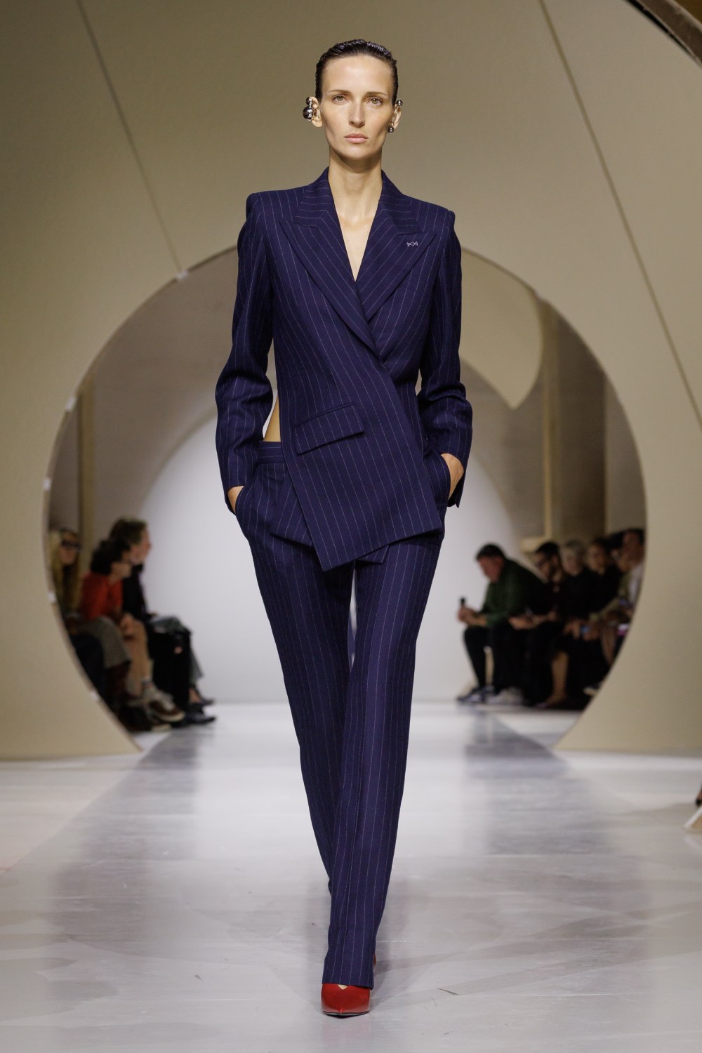 Givenchy y su armario a modo de respuesta sin rodeos
