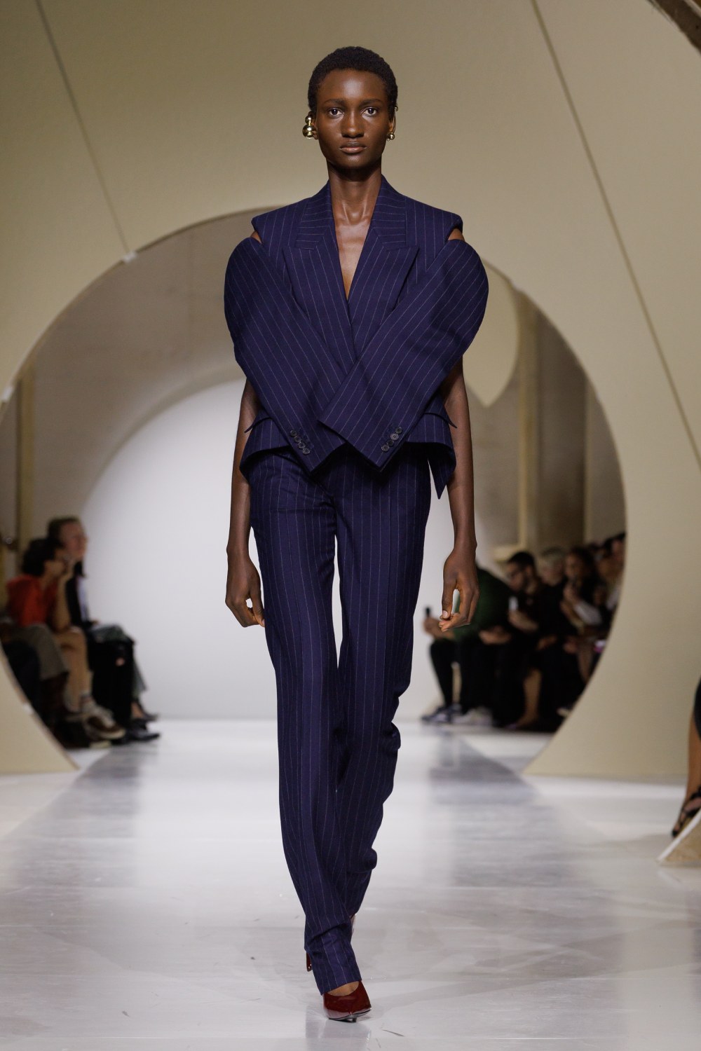 Givenchy y su armario a modo de respuesta sin rodeos