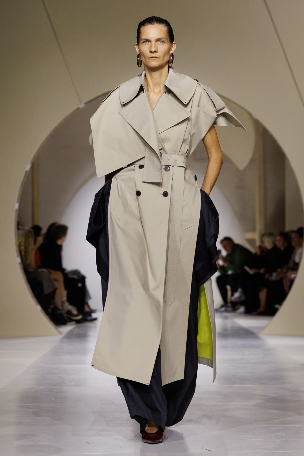 Givenchy y su armario a modo de respuesta sin rodeos