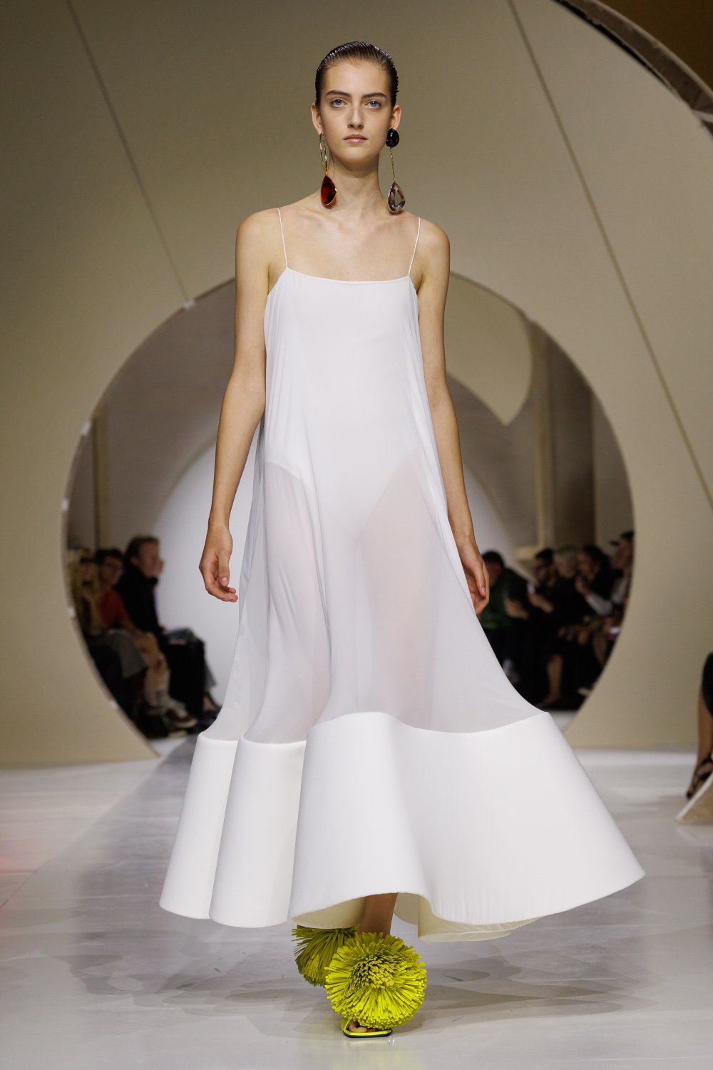 Givenchy y su armario a modo de respuesta sin rodeos