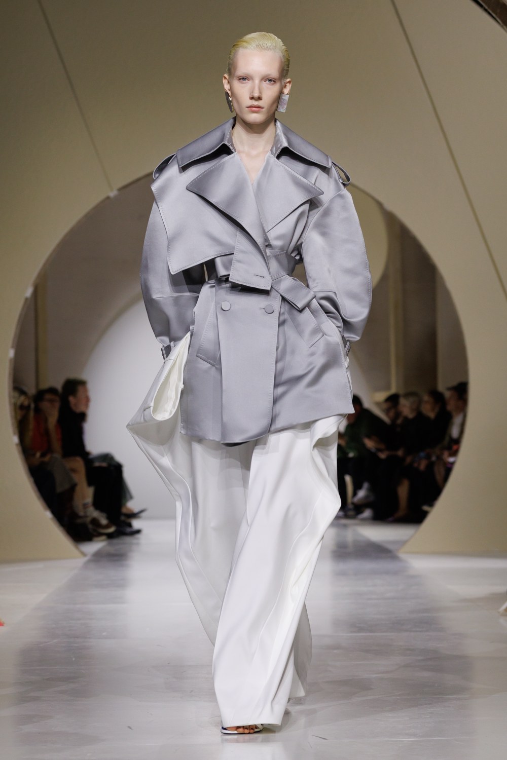 Givenchy y su armario a modo de respuesta sin rodeos