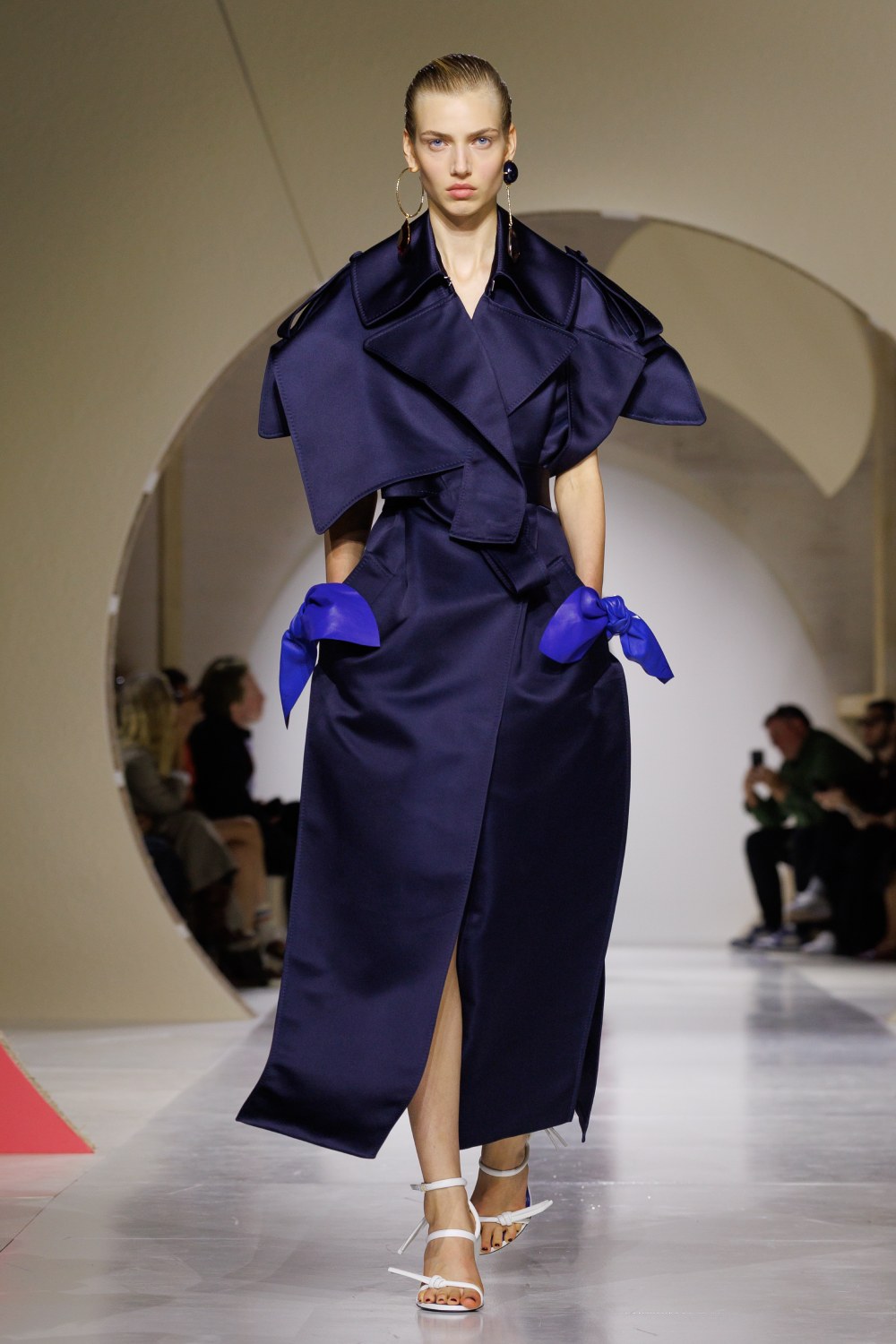 Givenchy y su armario a modo de respuesta sin rodeos