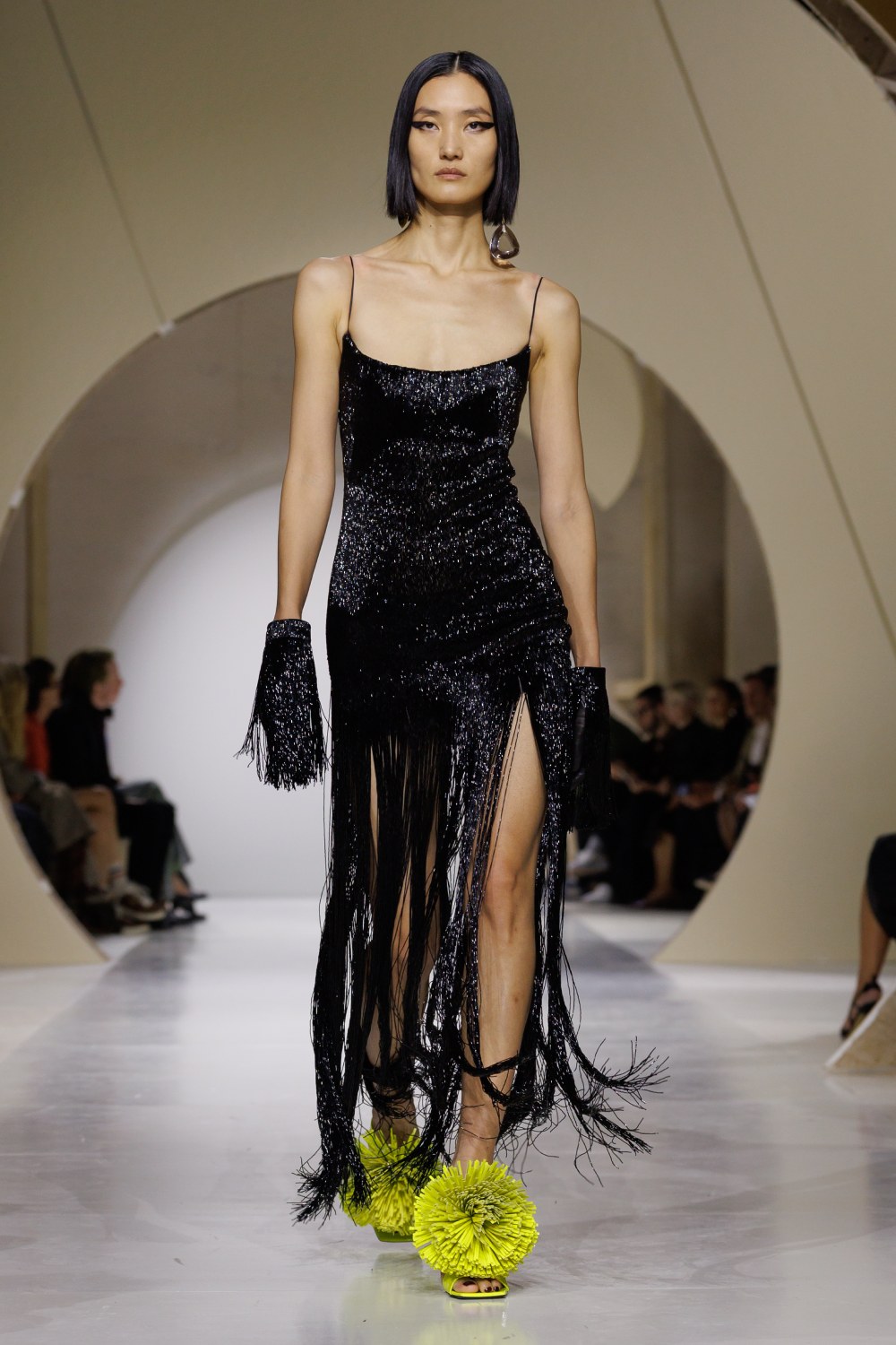 Givenchy y su armario a modo de respuesta sin rodeos