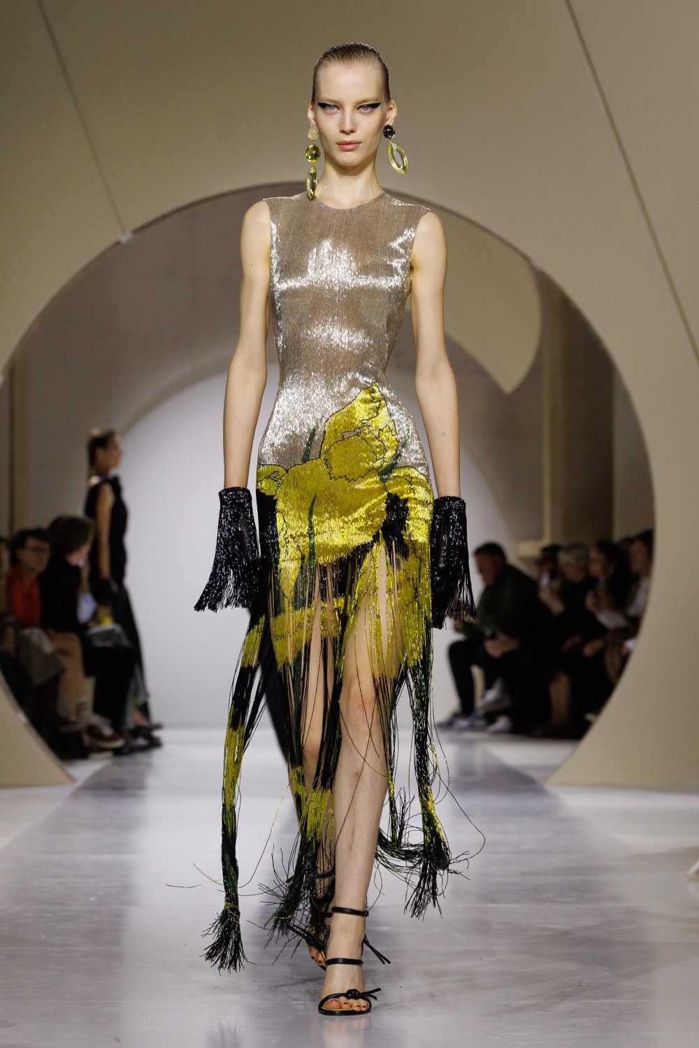 Givenchy y su armario a modo de respuesta sin rodeos