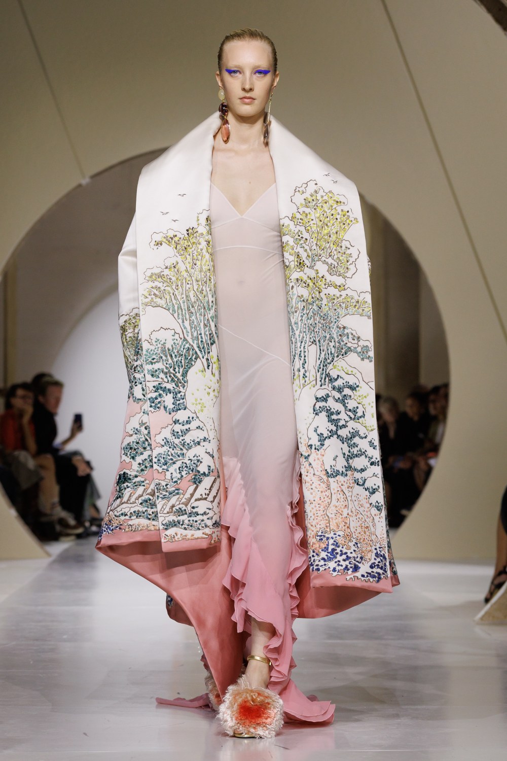 Givenchy y su armario a modo de respuesta sin rodeos
