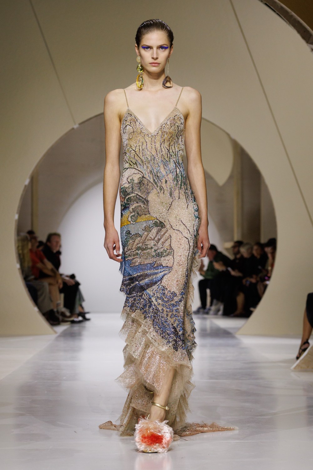 Givenchy y su armario a modo de respuesta sin rodeos