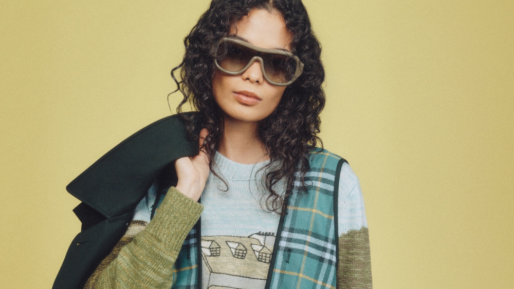 Burberry vuelve a los Highgrove Gardens para FW26