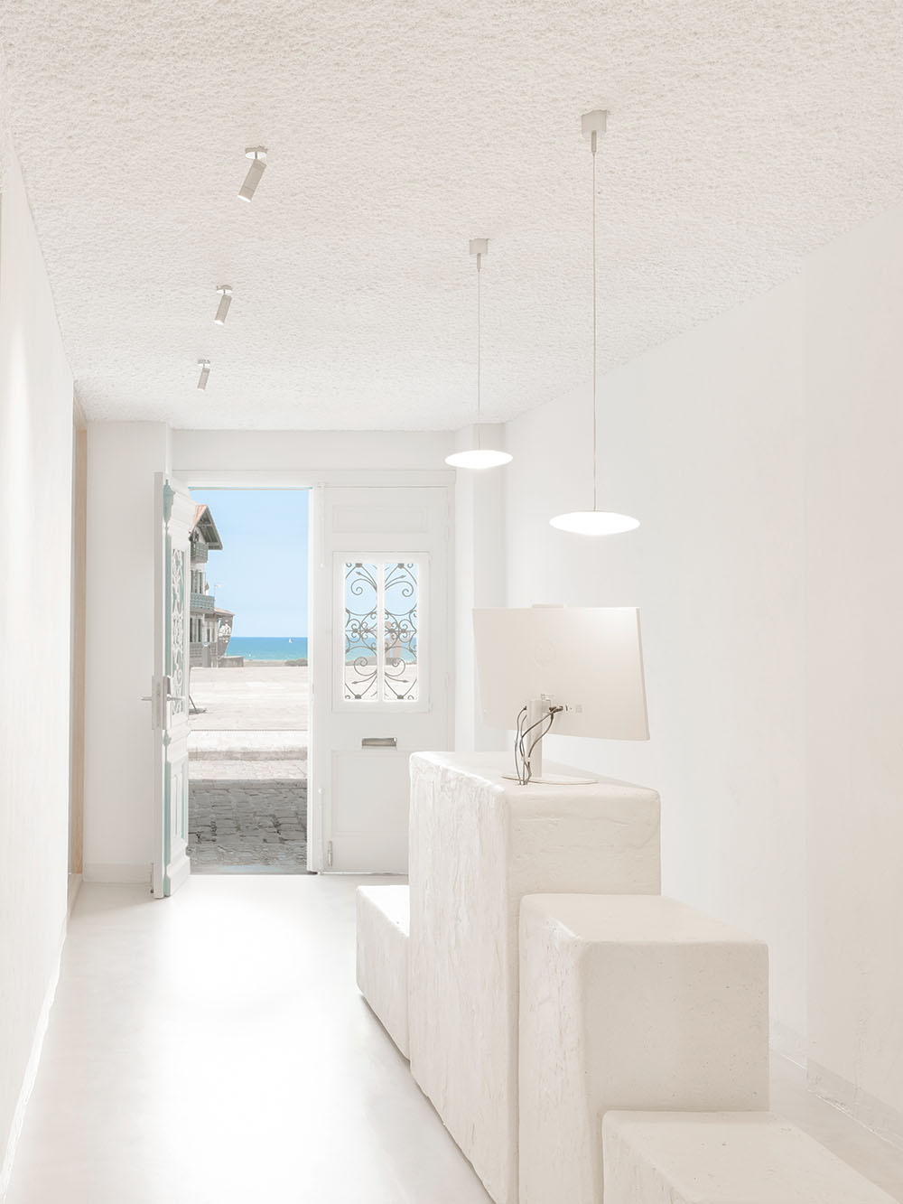 Hotel San Nikolás: Pensando en Blanco sobre lo ya escrito