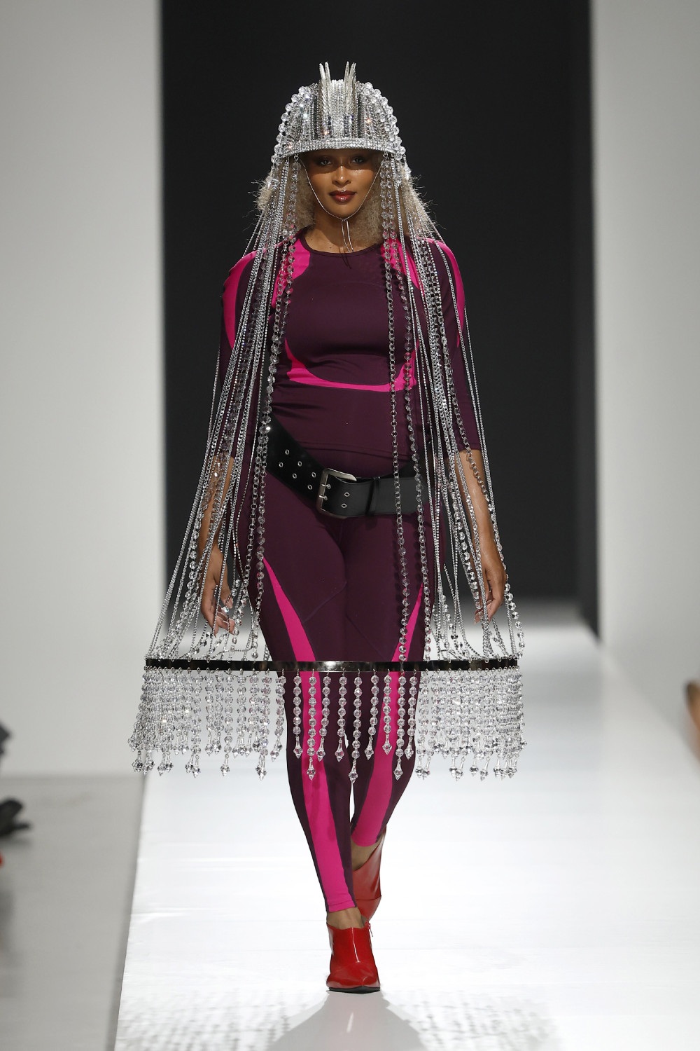 Junya Watanabe crea un universo maximalista para SS27