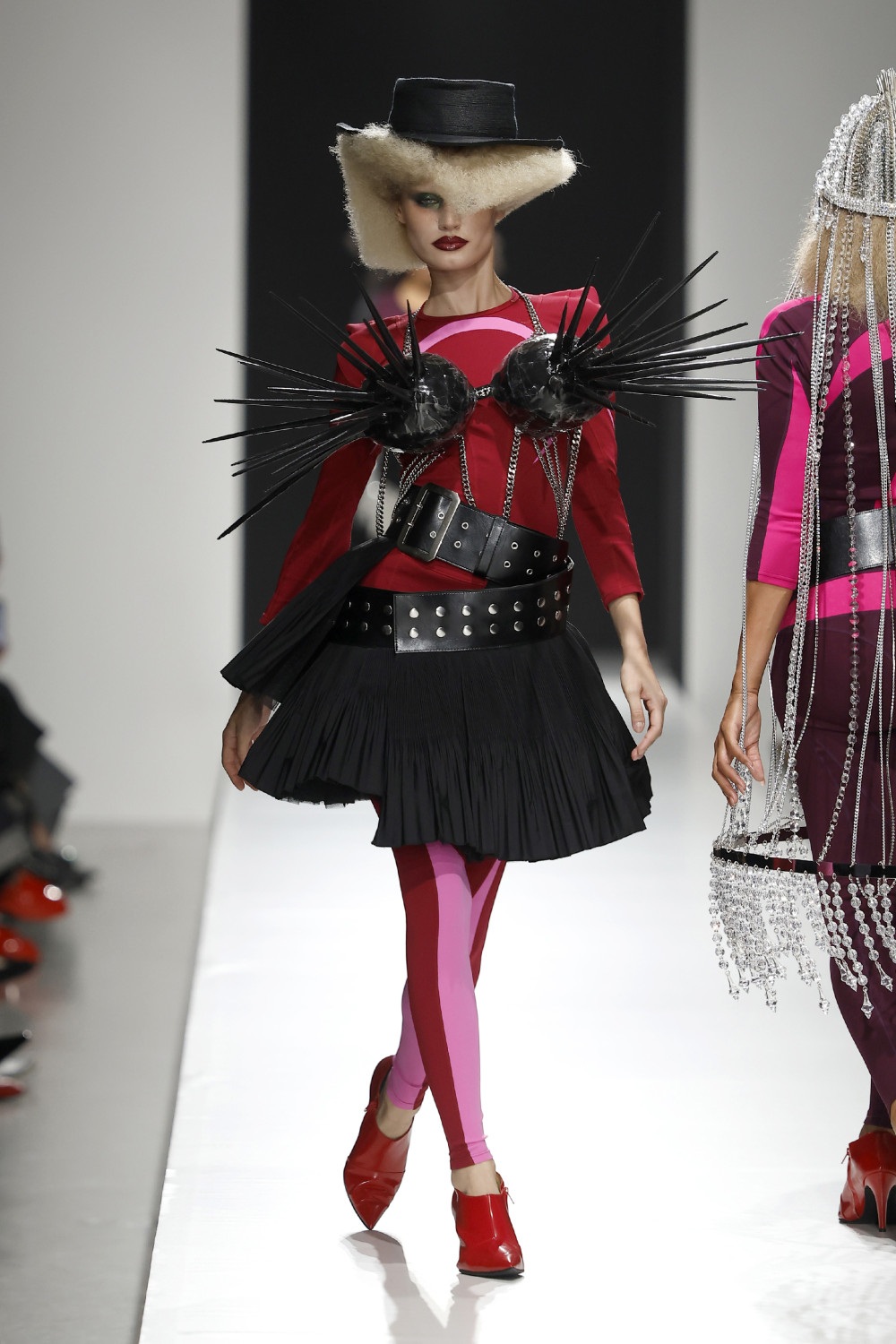 Junya Watanabe crea un universo maximalista para SS27