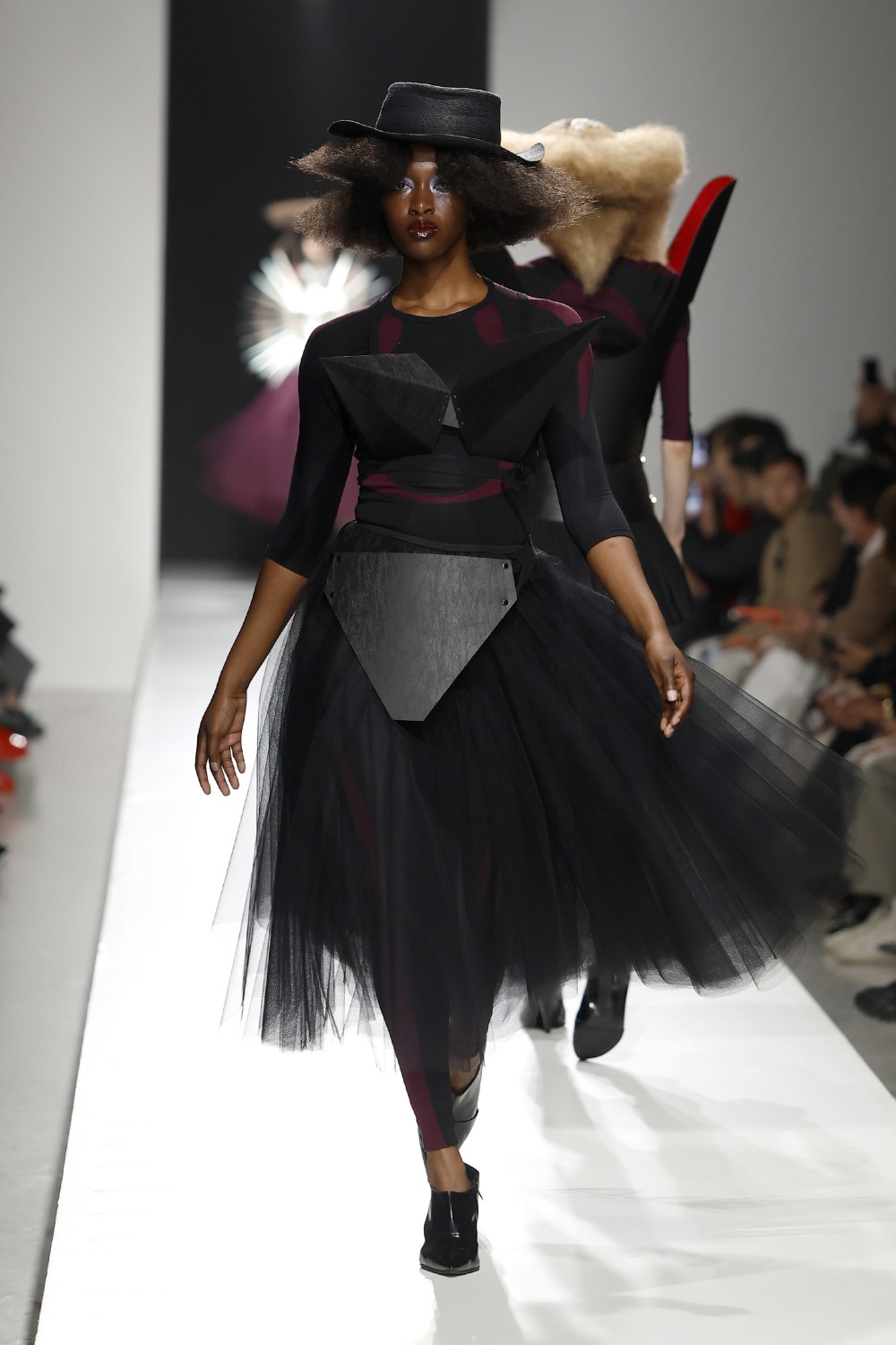 Junya Watanabe crea un universo maximalista para SS27