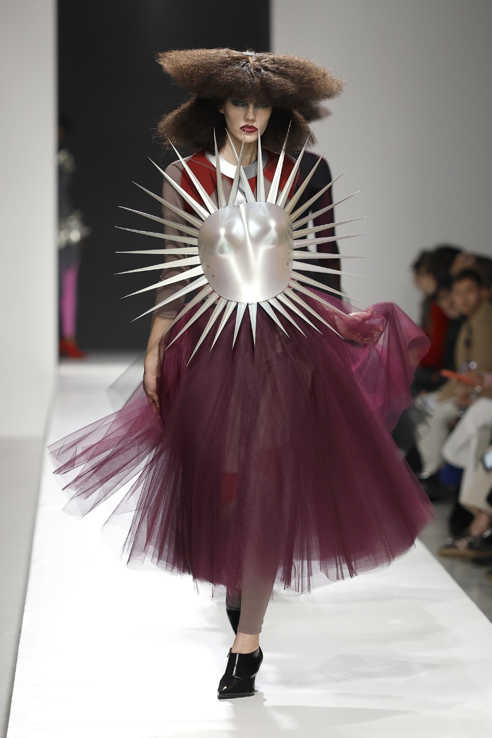 Junya Watanabe crea un universo maximalista para SS27
