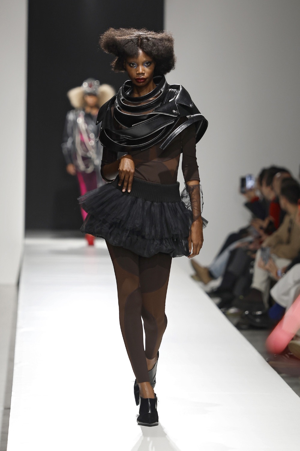 Junya Watanabe crea un universo maximalista para SS27
