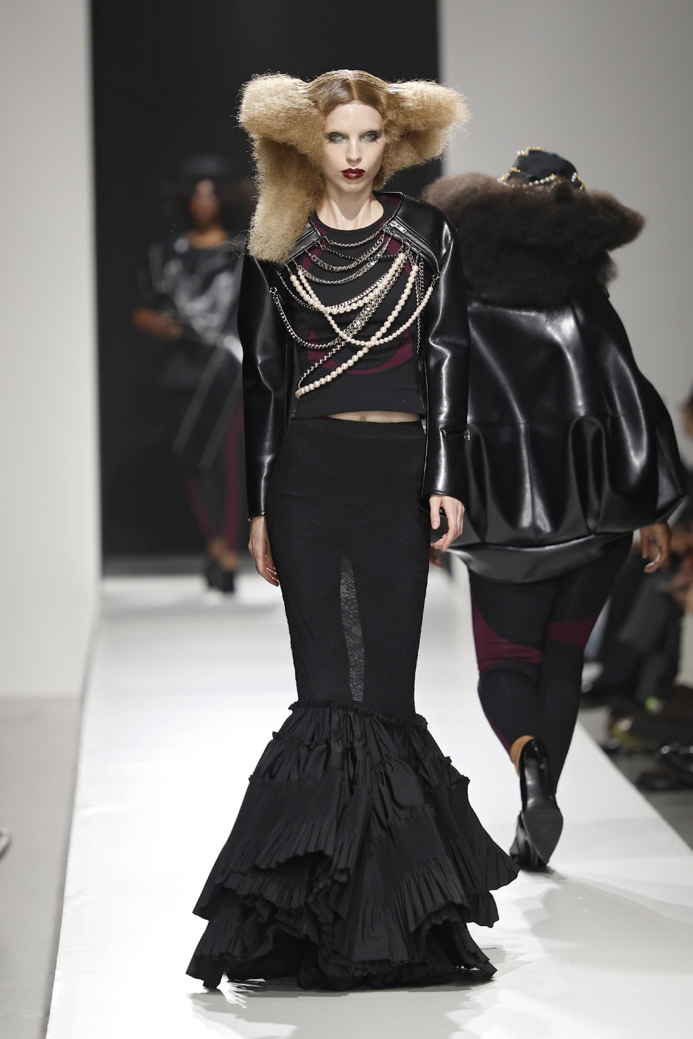Junya Watanabe crea un universo maximalista para SS27