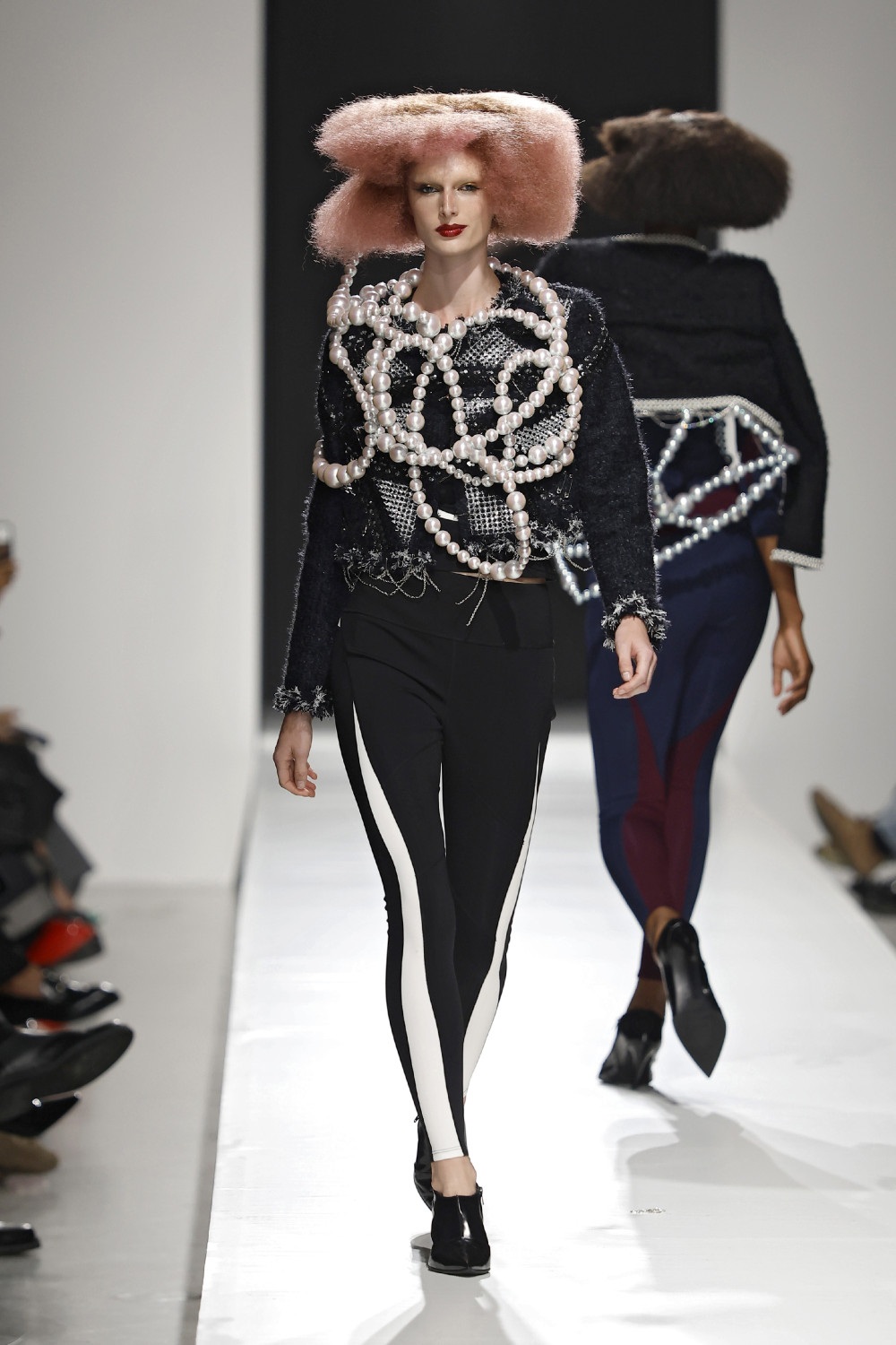 Junya Watanabe crea un universo maximalista para SS27