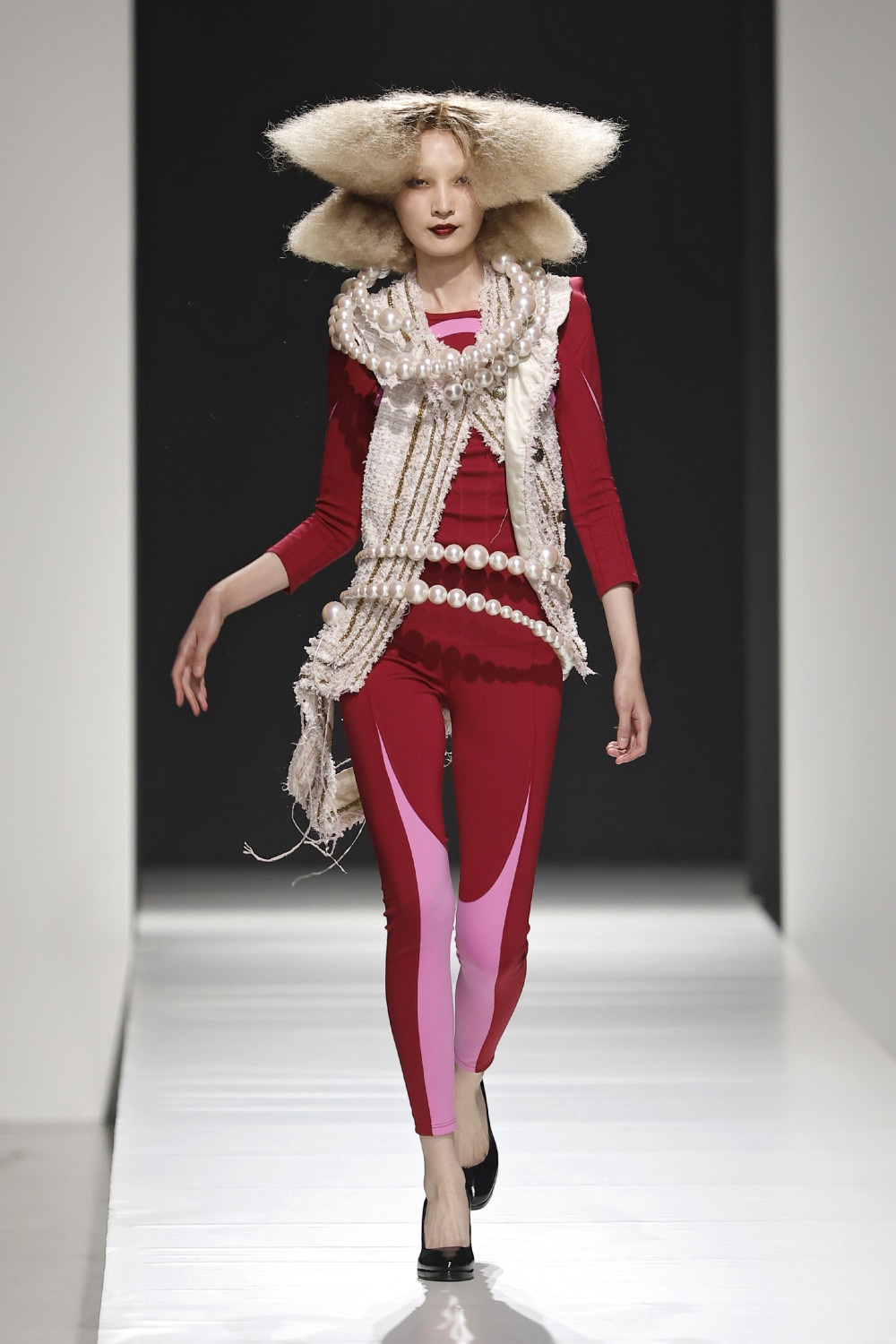Junya Watanabe crea un universo maximalista para SS27