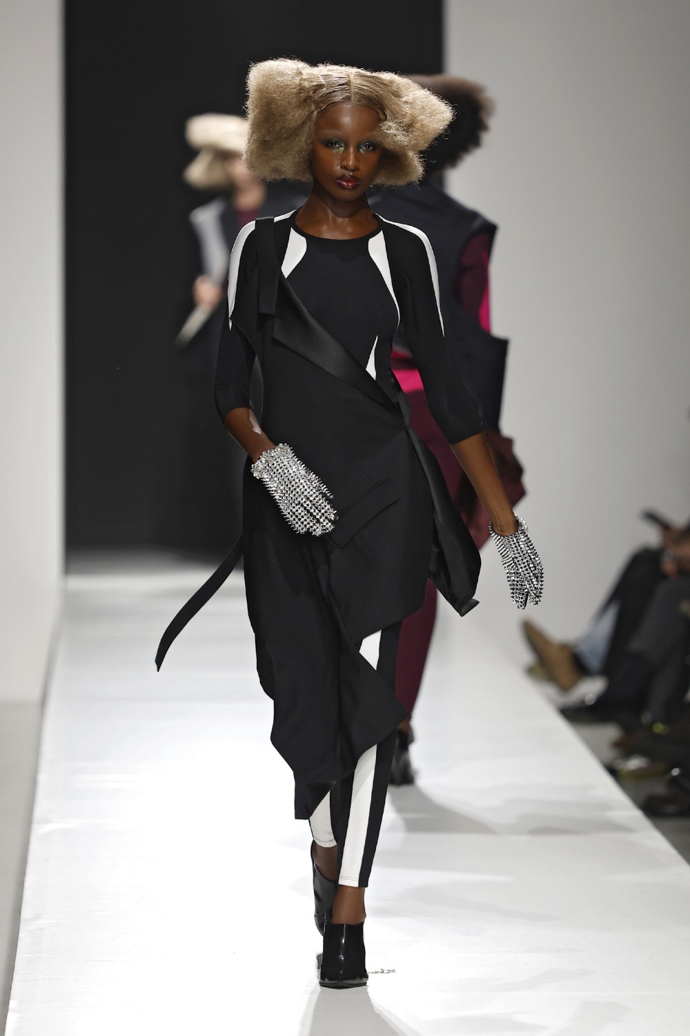 Junya Watanabe crea un universo maximalista para SS27
