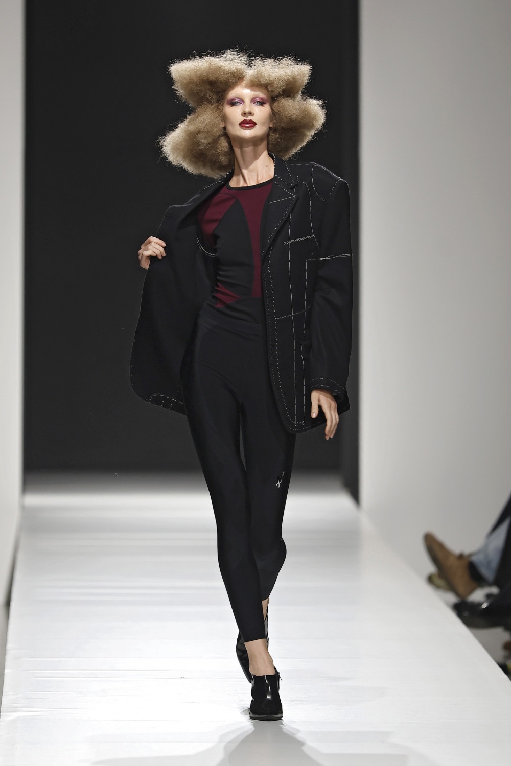 Junya Watanabe crea un universo maximalista para SS27