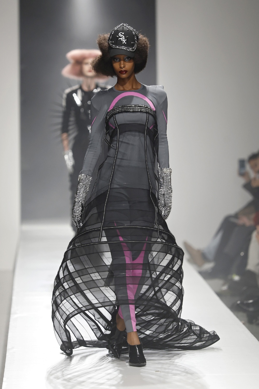 Junya Watanabe crea un universo maximalista para SS27