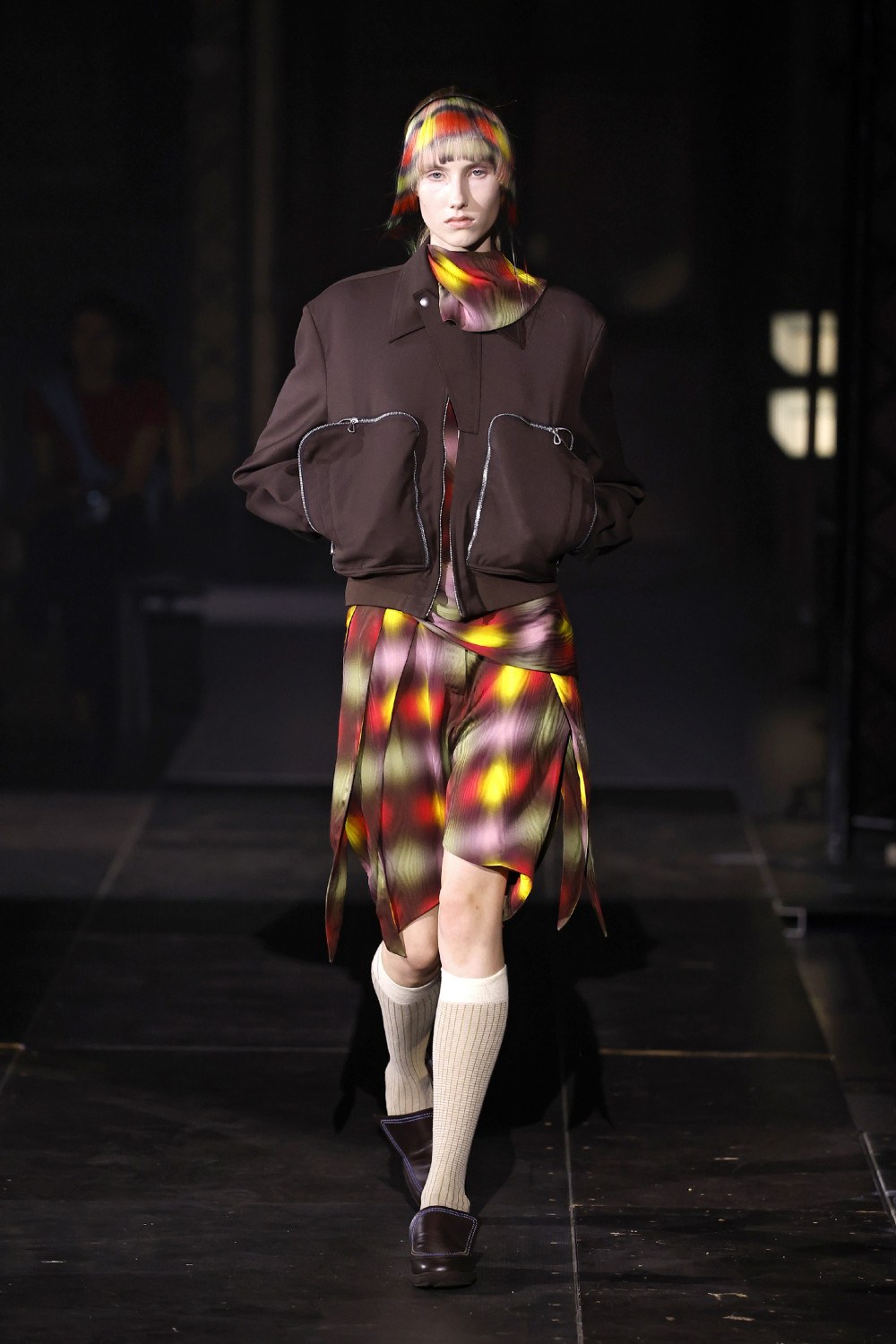 El minimalismo avant de las Fanning en Kiko Kostadinov SS27